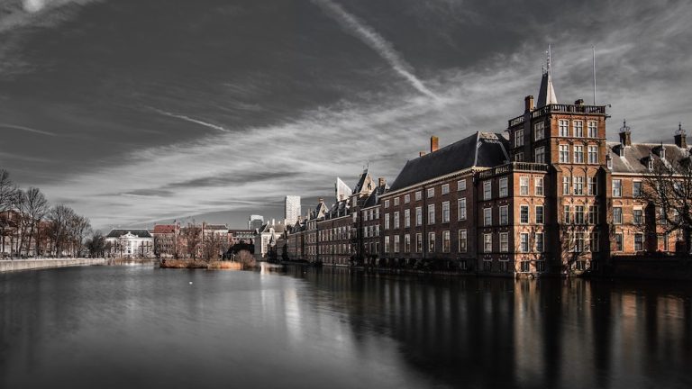iQibt helpt het Financieel Diensten Centrum met een nieuw inkoopsysteem